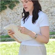 Étudiante en Français Langue Étrangère - Spécialisée dans l’apprentissage du français aux adultes migrants.